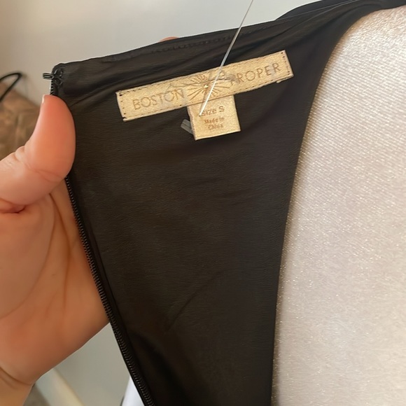 [Boston Proper] Black/White Cold Shoulder Blouse - Size Small - Picture 6 of 6